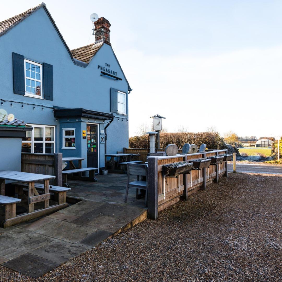 The Pheasant Public House & Hotel Gestingthorpe Εξωτερικό φωτογραφία