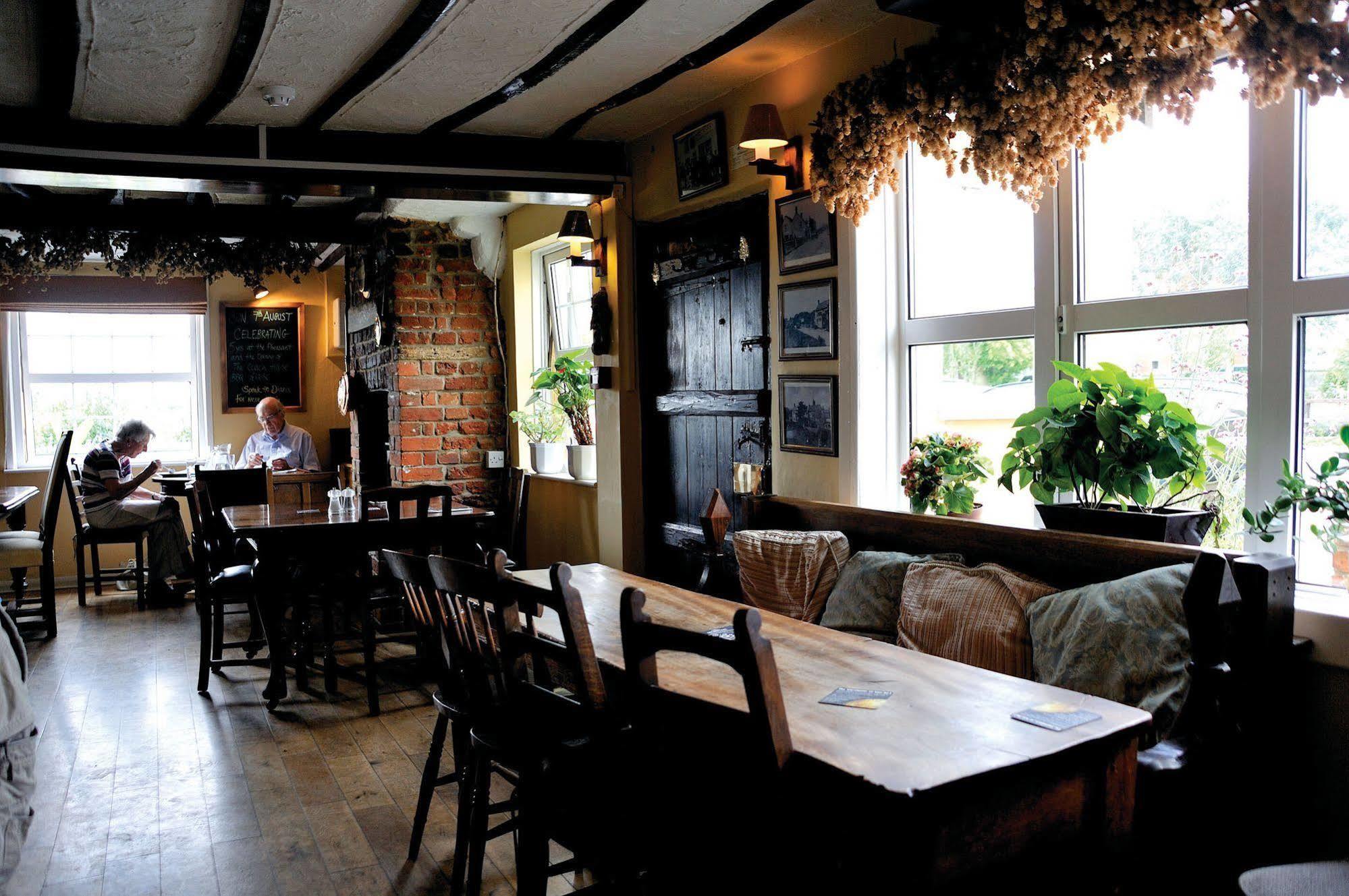 The Pheasant Public House & Hotel Gestingthorpe Εξωτερικό φωτογραφία
